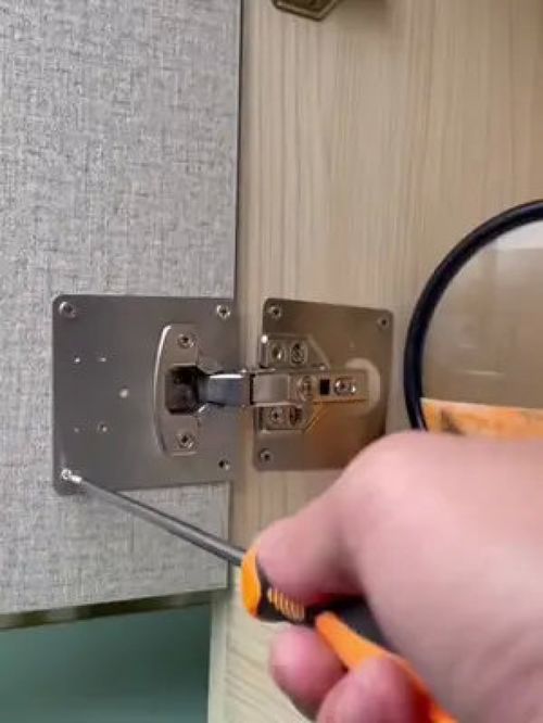 柜門壞了不著急,試試這個不銹鋼合頁修復板,輕松修好,比原來更結實 合頁修復